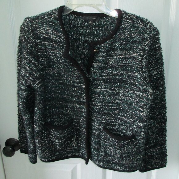 Ann Taylor Sweaters - Ann Taylor cropped cardigan
